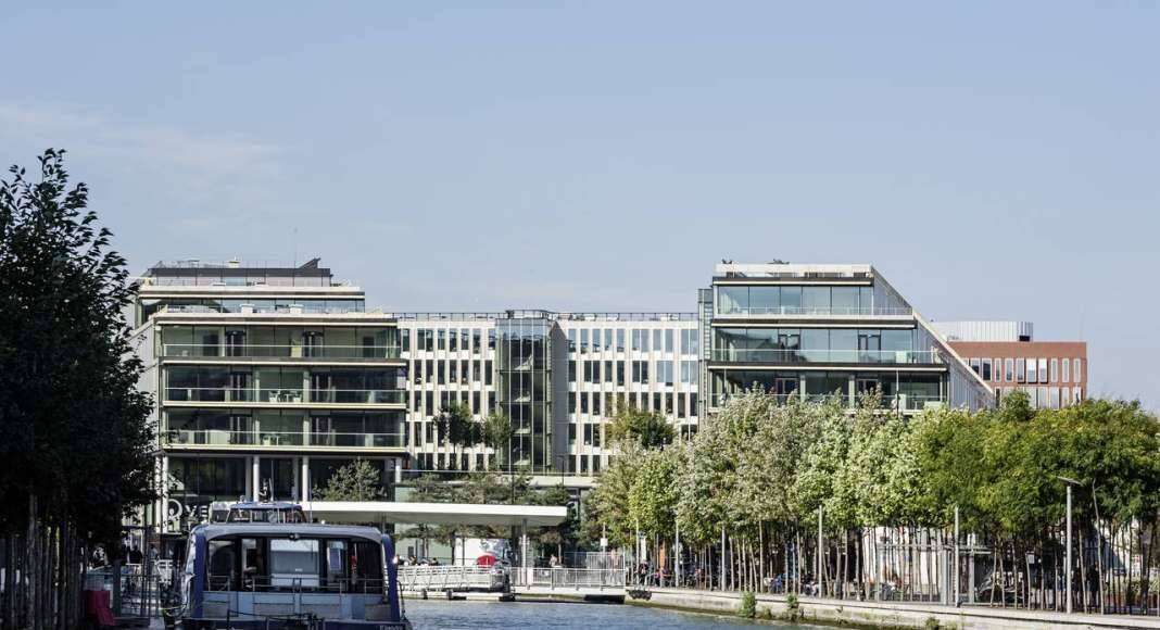 Veolia HQ View from the Harbor Basin designed by DFA | Dietmar Feichtinger Architectes : Photo © Hertha Humaus