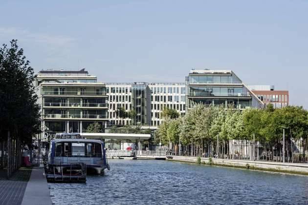 Veolia HQ View from the Harbor Basin designed by DFA | Dietmar Feichtinger Architectes : Photo © Hertha Humaus