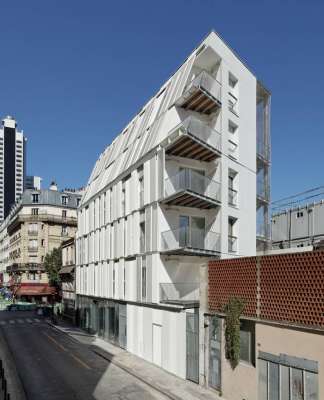 Vista Sur del Desarrollo de 10 Viviendas en Castagnary diseñado por DFA : Photo © David Boureau