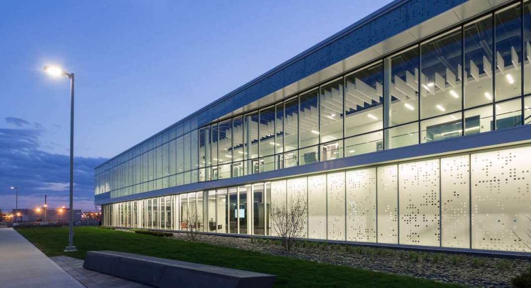 Centrexpo Cogeco Drummondville by CCM2 architects + Bilodeau Baril Leeming architects : Photo credit © Dave Tremblay