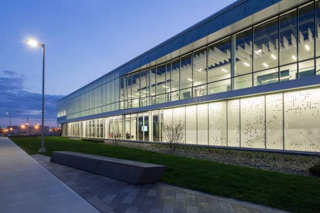 Centrexpo Cogeco Drummondville by CCM2 architects + Bilodeau Baril Leeming architects : Photo credit © Dave Tremblay