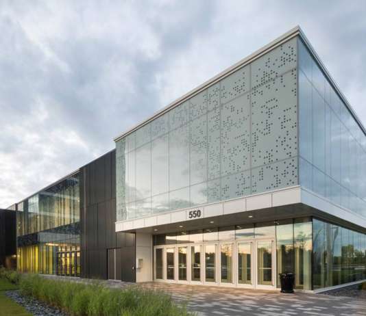 Centrexpo Cogeco Drummondville by CCM2 architects + Bilodeau Baril Leeming architects : Photo credit © Stéphane Groleau