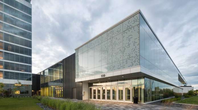 Centrexpo Cogeco Drummondville by CCM2 architects + Bilodeau Baril Leeming architects : Photo credit © Stéphane Groleau