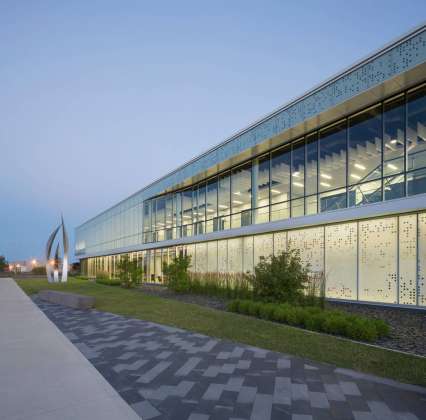 Centrexpo Cogeco Drummondville by CCM2 architects + Bilodeau Baril Leeming architects : Photo credit © Stéphane Groleau