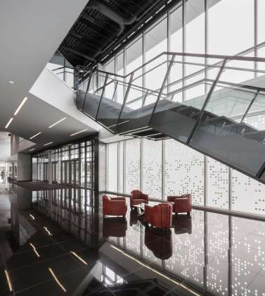 Centrexpo Cogeco Drummondville by CCM2 architects + Bilodeau Baril Leeming architects : Photo credit © Stéphane Groleau