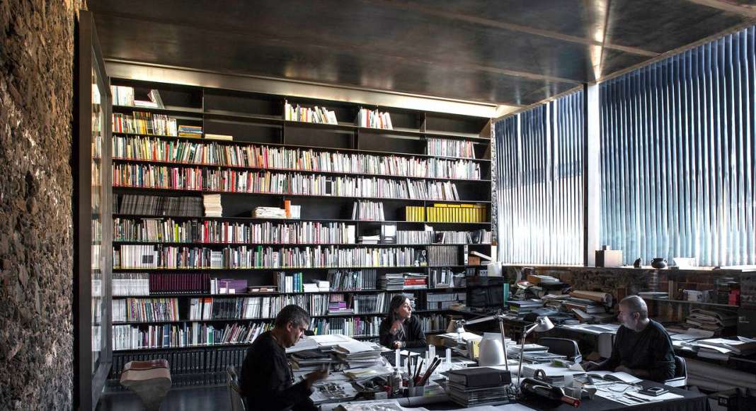 Barberí Laboratory 2008 Olot, Girona, España : Photo by © Hisao Suzuki, courtesy of © The Pritzker Architecture Prize