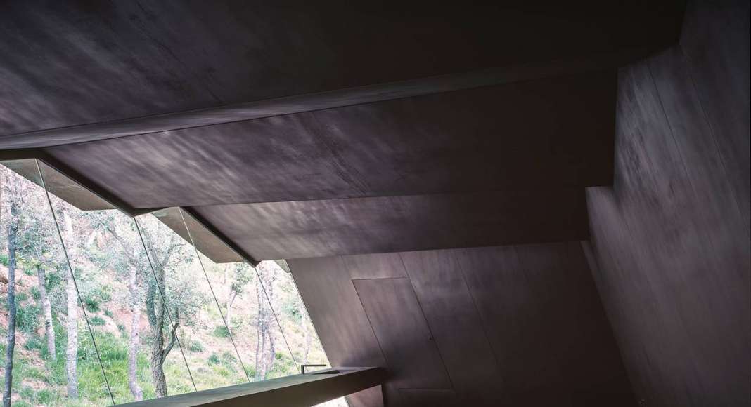 Bell–Lloc Winery, 2007, Palamós, Girona, España : Photo by © Hisao Suzuki, courtesy of © The Pritzker Architecture Prize