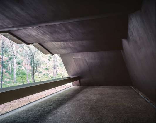 Bell–Lloc Winery, 2007, Palamós, Girona, España : Photo by © Hisao Suzuki, courtesy of © The Pritzker Architecture Prize