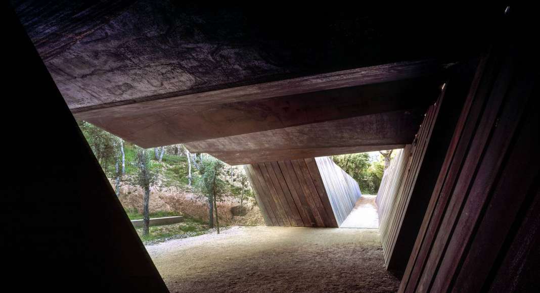 Bell–Lloc Winery, 2007, Palamós, Girona, España : Photo by © Hisao Suzuki, courtesy of © The Pritzker Architecture Prize