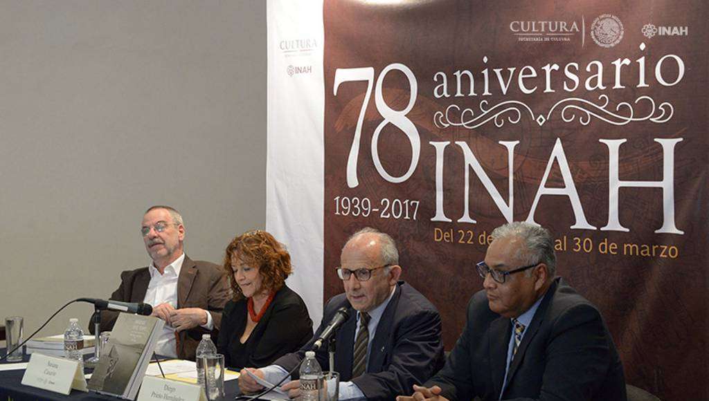 El director general del INAH, señaló que la Fototeca Nacional, es un referente estético, documental e histórico a 40 años de su creación : Foto © Héctor Montaño, INAH