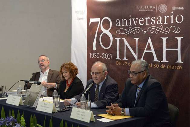 El director general del INAH, señaló que la Fototeca Nacional, es un referente estético, documental e histórico a 40 años de su creación : Foto © Héctor Montaño, INAH