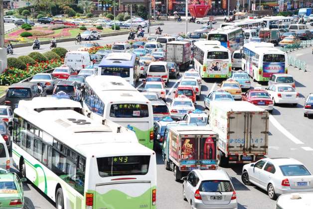 Traffic snarl in Shanghai : Photo © ONU-Hábitat