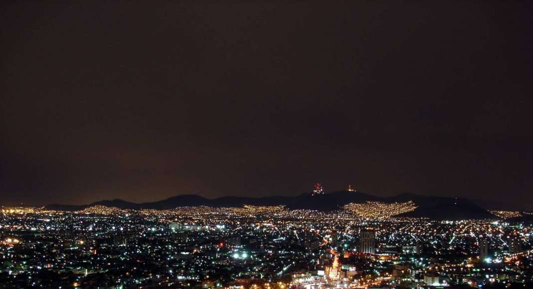 Cities night scene : Photo © ONU-Hábitat