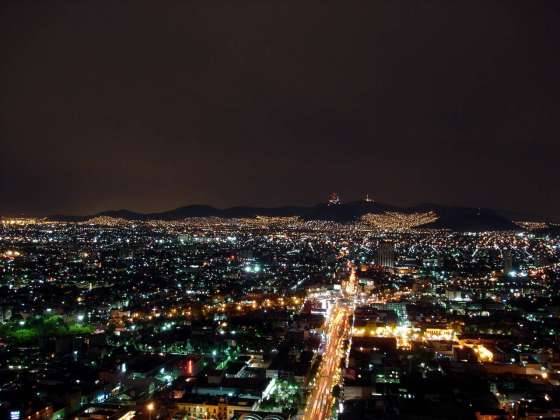 Cities night scene : Photo © ONU-Hábitat