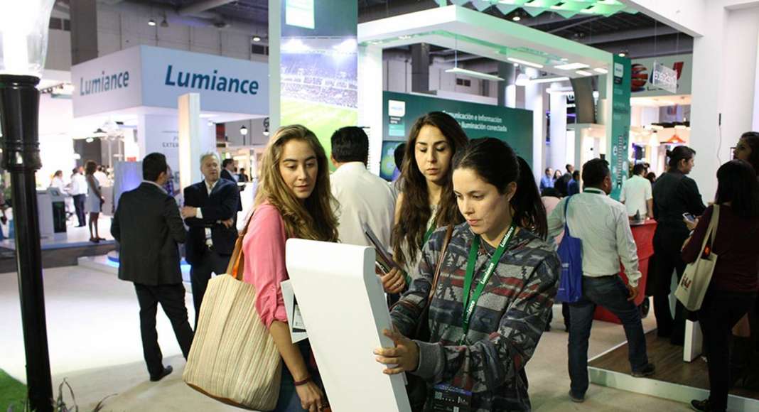 Philips Lighting ilumina el futuro con un portafolio innovador en Expo Lighting América 2017 : Fotografía © Philips Iluminación México