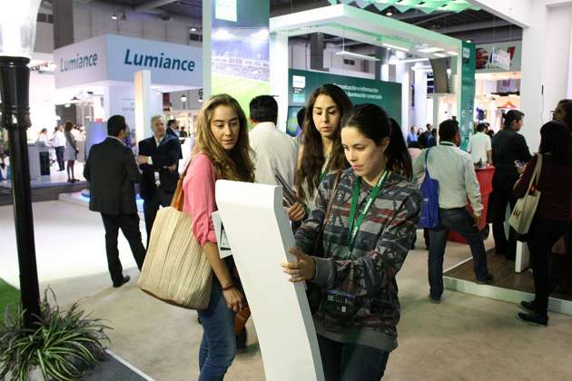 Philips Lighting ilumina el futuro con un portafolio innovador en Expo Lighting América 2017 : Fotografía © Philips Iluminación México