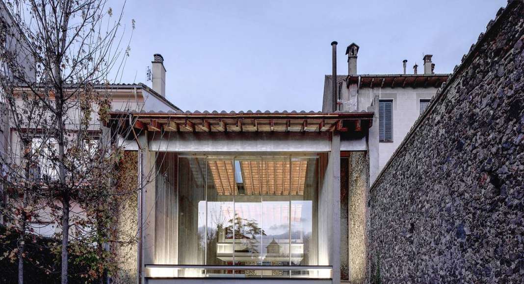 Row House 2012 Olot, Girona, España : Photo by © Hisao Suzuki, courtesy of © The Pritzker Architecture Prize