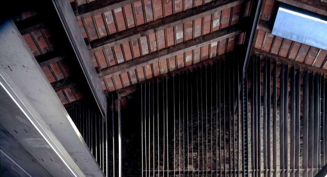 Row House 2012 Olot, Girona, España : Photo by © Hisao Suzuki, courtesy of © The Pritzker Architecture Prize