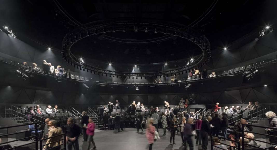 Vendsyssel Theatre diseñado por Schmidt Hammer Lassen Architects : Fotografía © Adam Mørk