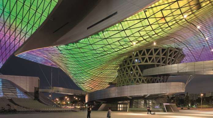 Architecture Now! 9 del autor Philip Jodidio y publicado por TASCHEN Coop Himmelb(l)au, Busan Cinema Center, Busan International Film Festival, Busan, South Korea : Photo credit © Duccio Malagamba