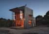 Crosson Clarke Carnachan, Hut on Sleds, Whangapoua, New Zealand : Copyright © Simon Devitt/TASCHEN