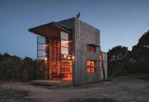 Crosson Clarke Carnachan, Hut on Sleds, Whangapoua, New Zealand : Copyright © Simon Devitt/TASCHEN