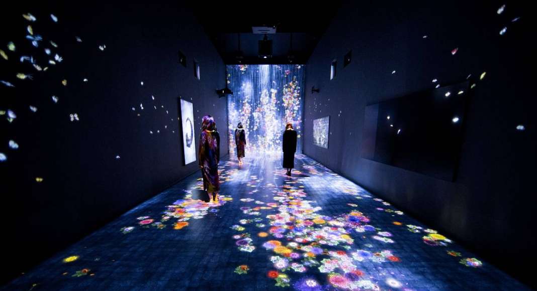 teamLab, 2017, Interactive Digital Installation, Sound: Hideaki Takahashi : Photo © teamLab