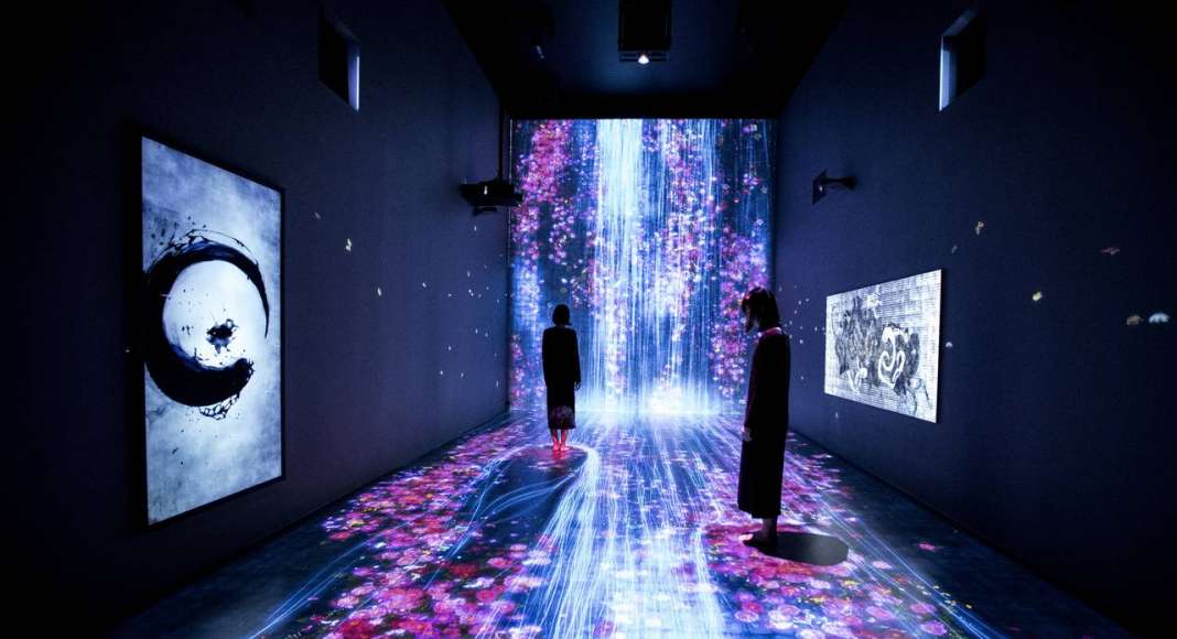 teamLab, 2017, Interactive Digital Installation, Sound: Hideaki Takahashi : Photo © teamLab