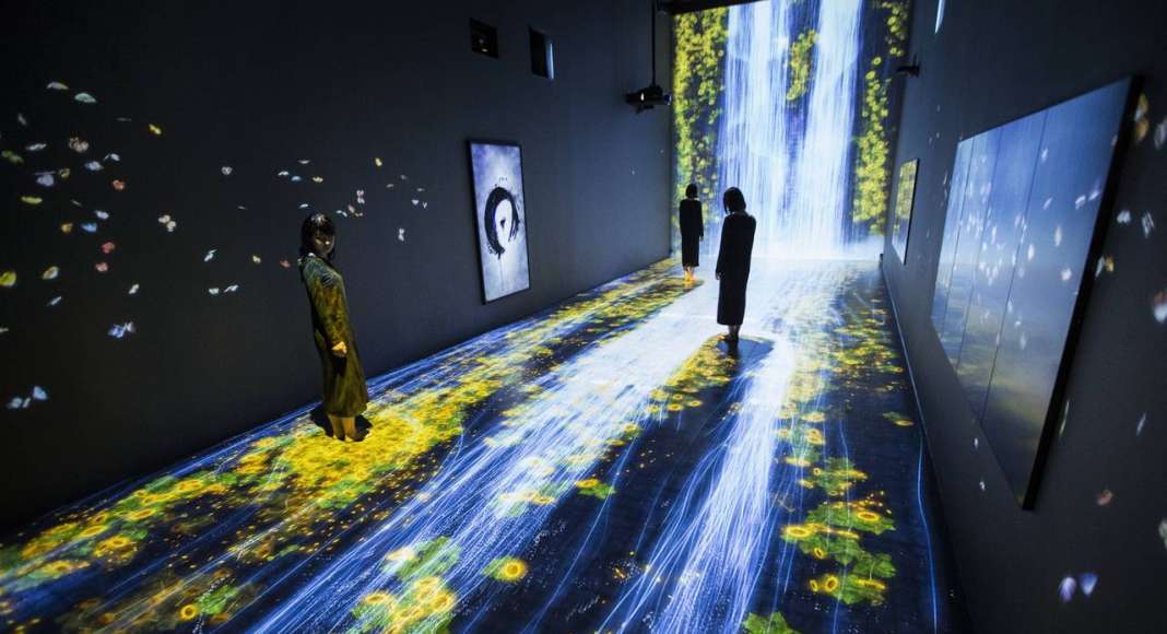 teamLab, 2017, Interactive Digital Installation, Sound: Hideaki Takahashi : Photo © teamLab