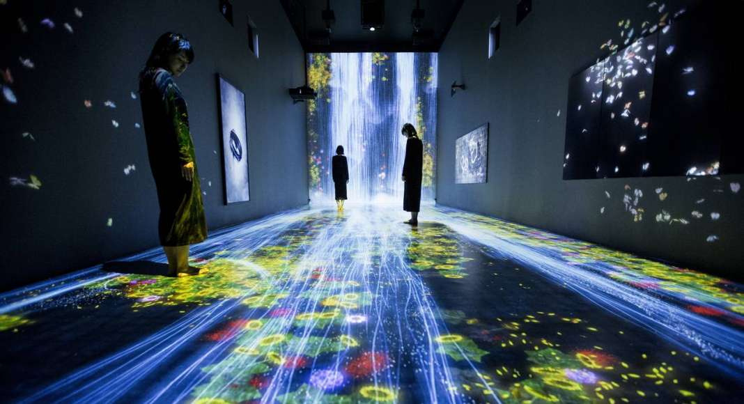 teamLab, 2017, Interactive Digital Installation, Sound: Hideaki Takahashi : Photo © teamLab