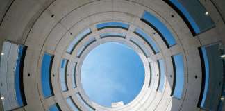 Meteorological Center of the Olympic Village in Barcelona, Spain : Copyright © Duccio Malagamba