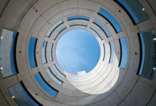 Meteorological Center of the Olympic Village in Barcelona, Spain : Copyright © Duccio Malagamba