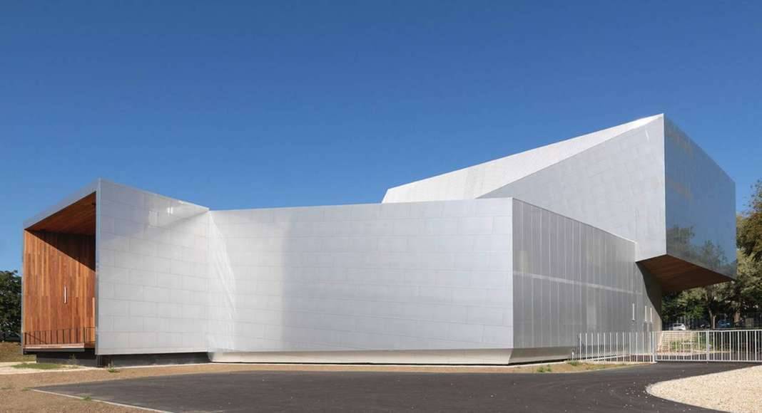 Modern Music Centre en Évreux, France by Hérault Arnod architectes : Photo credit © André Morin