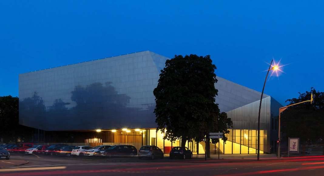 Modern Music Centre en Évreux, France by Hérault Arnod architectes : Photo credit © André Morin