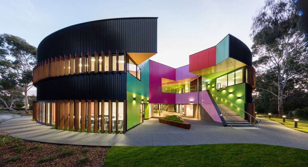 Ivanhoe Grammar Senior Years & Science Centre Main Entrance by McBride Charles Ryan : Photo credit © John Gollings