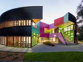 Ivanhoe Grammar Senior Years & Science Centre Main Entrance by McBride Charles Ryan : Photo credit © John Gollings