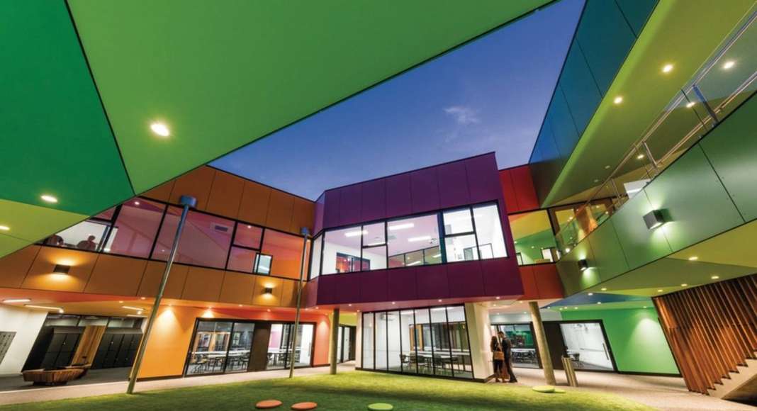 Ivanhoe Grammar Senior Years & Science Centre Internal Courtyard by McBride Charles Ryan : Photo credit © John Gollings