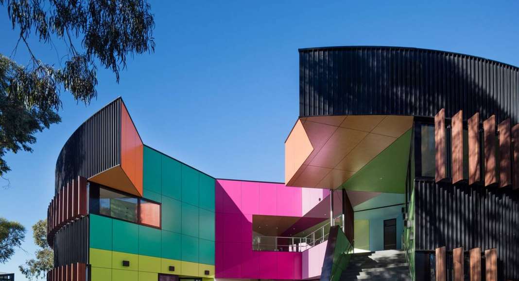 Ivanhoe Grammar Senior Years & Science Centre Main Entrance by McBride Charles Ryan : Photo credit © John Gollings