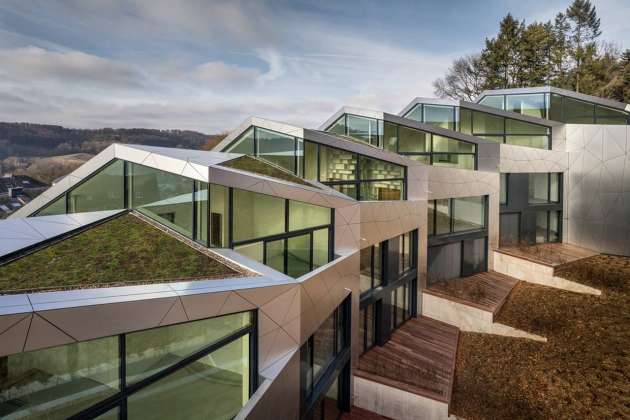 Garden view residential building with 15 units Dommeldange, Luxembourg : Photo credit © Steve Troes Fotodesign