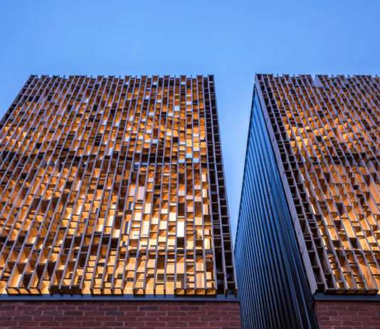 Doble Duplex Wood Brise-Soleil : Photo credit © Doublespace Photography