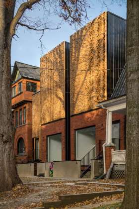 Doble Duplex Front Facade : Photo credit © Doublespace Photography