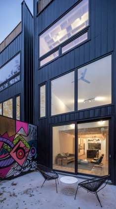 Doble Duplex Rear Courtyard : Photo credit © Doublespace Photography