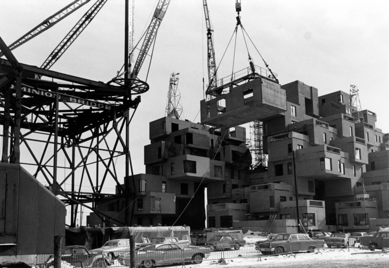 Habitat '67, construction image, 1966 : Photo credit © Collection of Safdie Architects