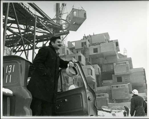 Moshe Safdie at Habitat, 1966 : Photo credit © Collection of Safdie Architects