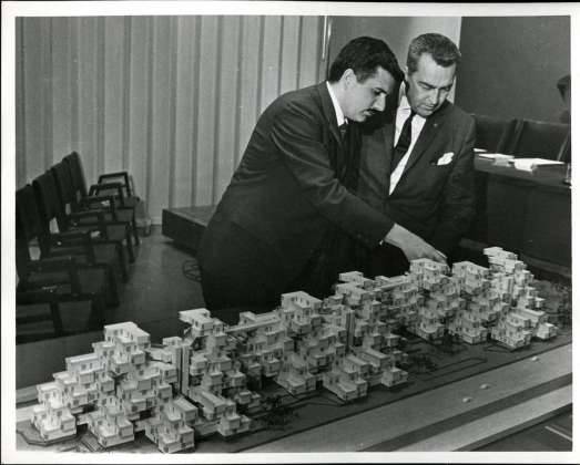 Moshe Safdie With Expo chief architect Edouard Fiset, 1966 : Photo credit © Collection of Safdie Architects
