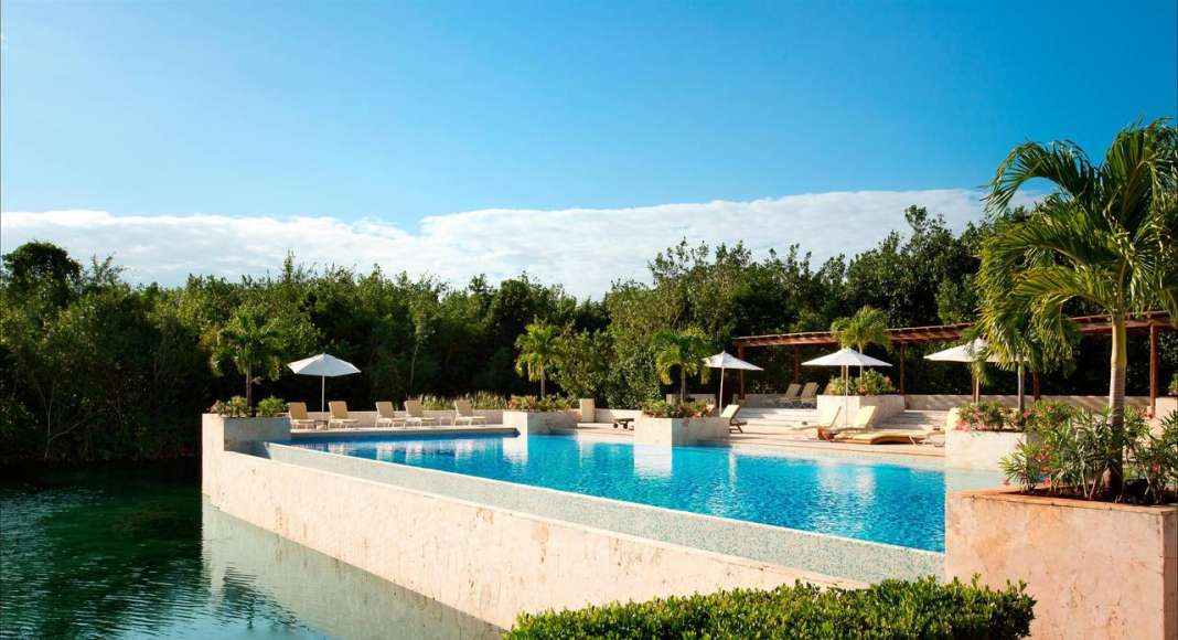 Fairmont Mayakoba Adults Pool : Photo © Mayakoba Resorts