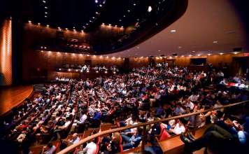 Finalistas de ‘Driverless Future’ presentes en una Edición Especial del NY Tech Meetup Four finalists to pitch NYC Commissioners & live audience at NYU Skirball Center : Photo ©Blank Space