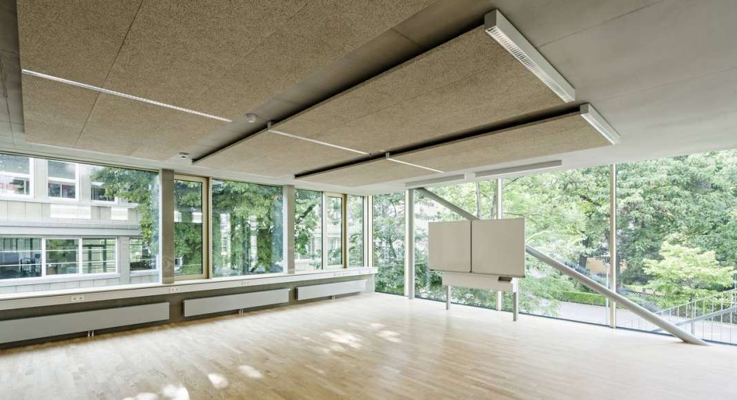 Vista de las Aulas de la Extensión Renovación del Studio Molière y extensión del Liceo Francés de Viena : Photo © Hertha Hurnaus