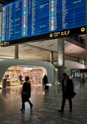 Expansión de la Terminal del Aeropuerto de Oslo diseñada por Nordic : Photo © Nordic — Office of Architecture