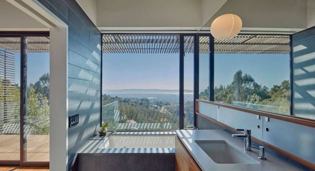 Skyline House Bath 1 Detail by Terry & Terry Architecture : Photo © Bruce Damonte Photography